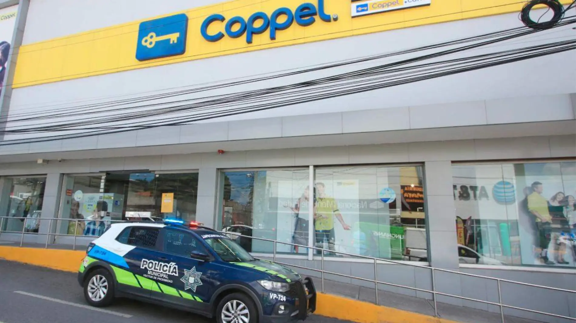 asalto en Coppel de Plaza Cristal